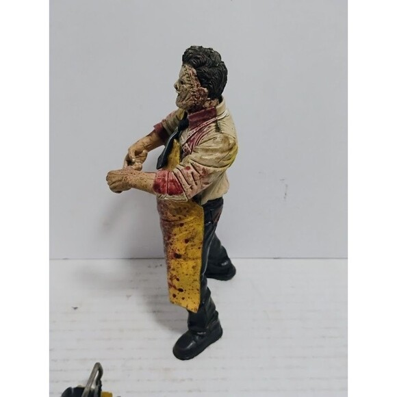1998 MCFARLANE TOYS MOVIE MANIACS SERIES 1 LEATHERFACE BLOODY VERSION FIGURE - Picture 6 of 10
